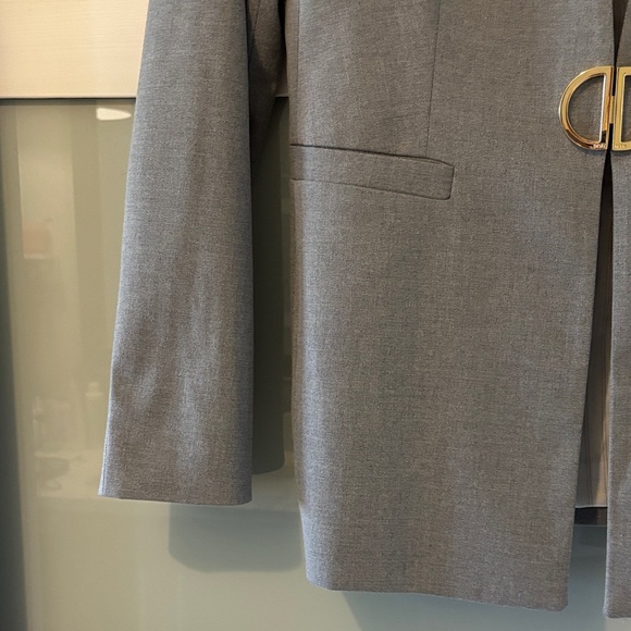 DKNY Gray Open-Front Blazer with Gold Ring Accent - Picture 6 of 9